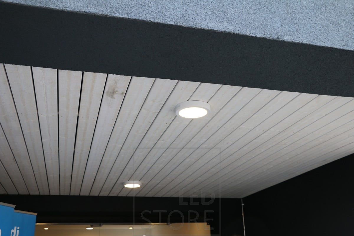 Surface ceilings outside on the roof. Plafondi 160 provides bright light and, thanks to its simple appearance and moisture protection, is suitable for general lighting throughout your home. Ledstore.fi